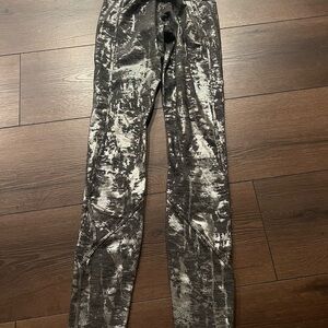 Lululemon silver leggings